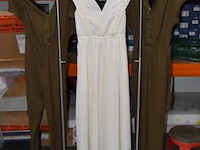 3 dameskledingstukken diverse maten - afbeelding 1 van  4