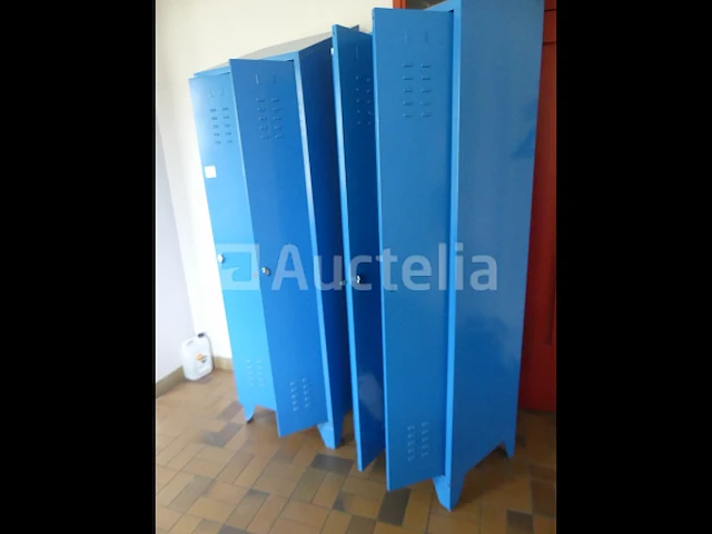 3 delvart 2-deurs garderobe/lockers, 4 3-deurs garderobe/lockers - afbeelding 1 van  9