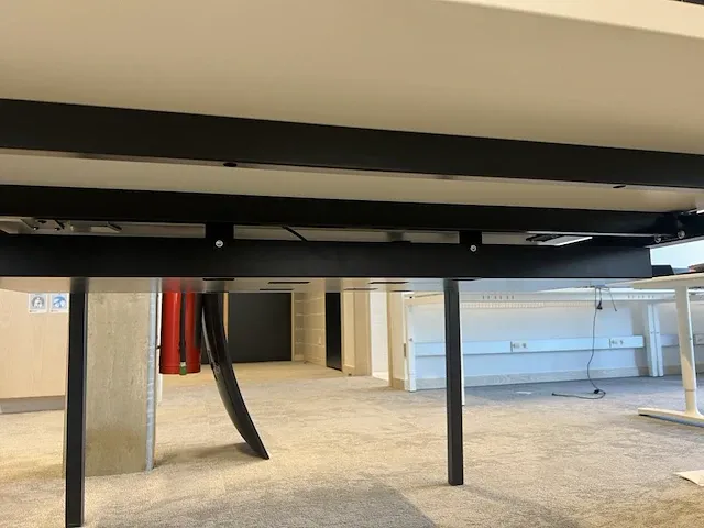 3 design werkstations voorzien van akoestische tussenwand - afbeelding 6 van  6