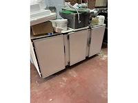 3 deuren - kast - afbeelding 1 van  1