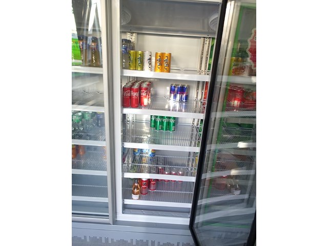 3-deurs vitriniekoelkast - afbeelding 3 van  5
