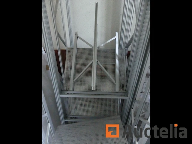 3 displays met verlichtingsarmatuur - afbeelding 1 van  6