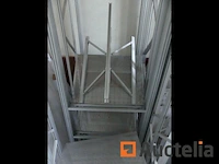 3 displays met verlichtingsarmatuur - afbeelding 1 van  6