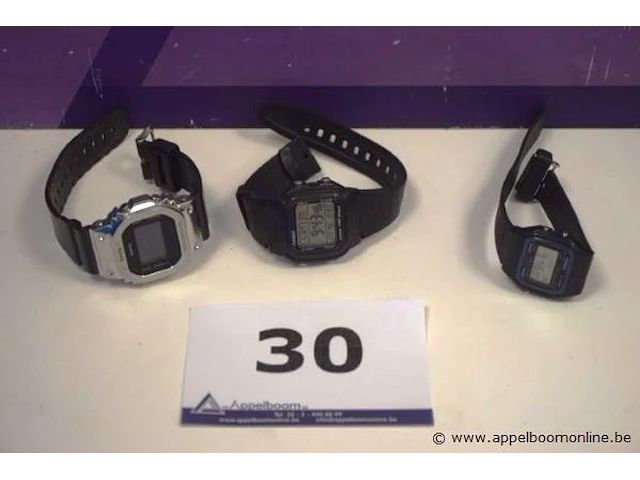 3 div digitale horloges, wo casio, werking niet gekend - afbeelding 1 van  3