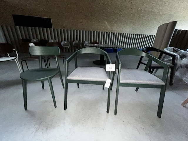 3 div houten stoelen - afbeelding 1 van  7