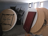 3 div rechthoekige tafels + 1 lot ronde tafels - afbeelding 1 van  4