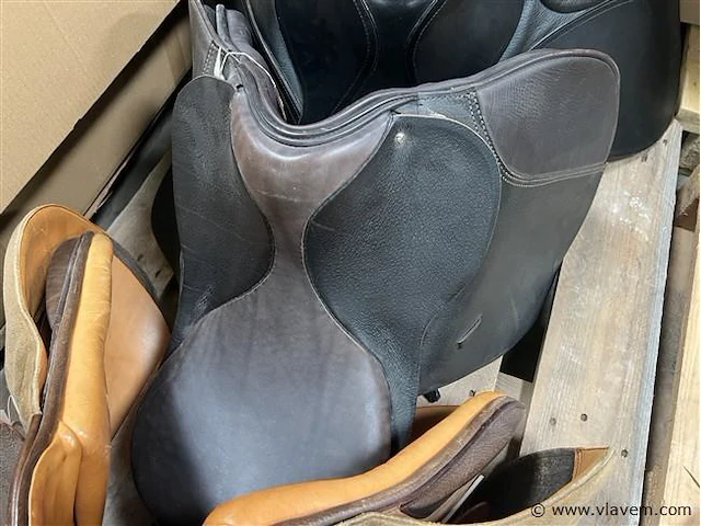 3 div. zadels - afbeelding 3 van  4