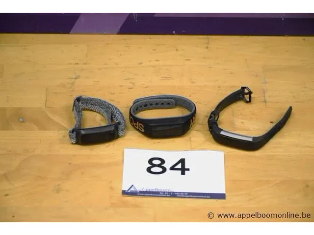 3 diverse activity trackers, werking niet gekend, zonder kabels - afbeelding 1 van  2