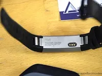 3 diverse activity trackers, werking niet gekend, zonder kabels - afbeelding 2 van  2