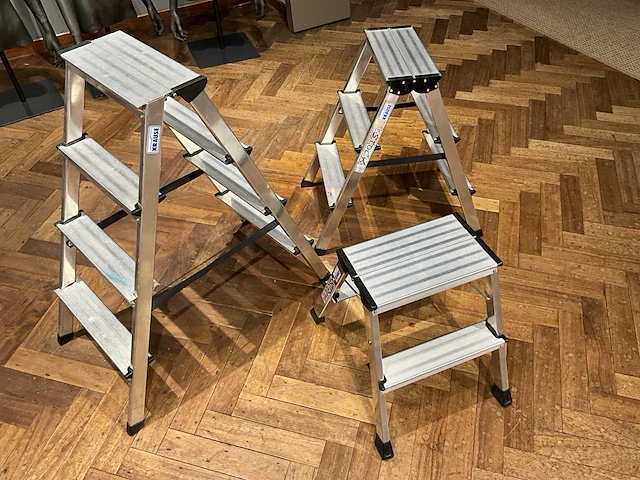 3 diverse alu trapladders krause - afbeelding 1 van  7