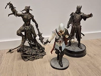 3 diverse beeldjes - afbeelding 1 van  11