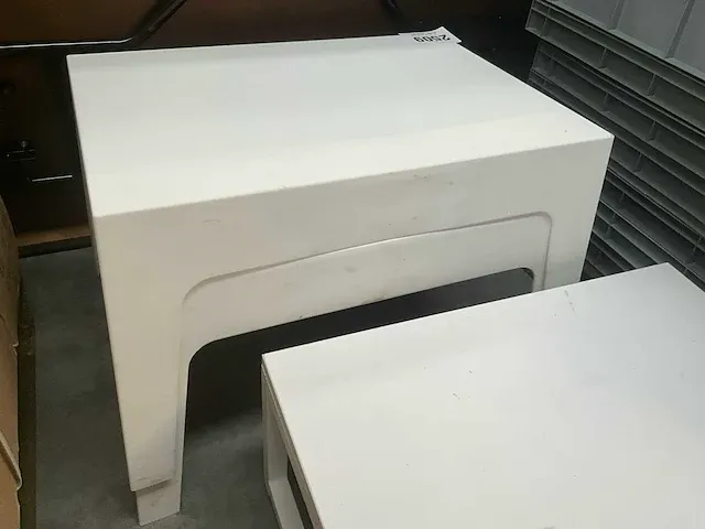 3 diverse bijzettafels + klaptafel - afbeelding 3 van  5