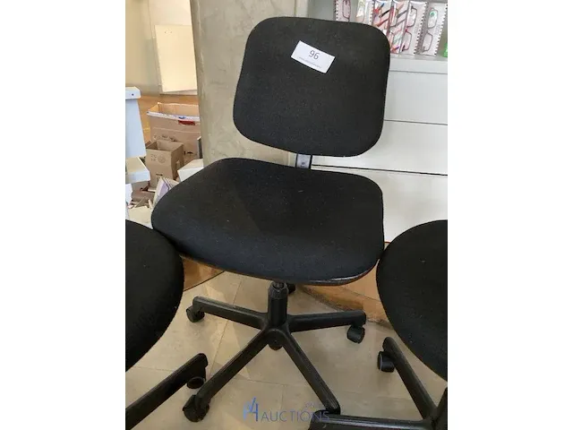 3 diverse bureaustoelen - afbeelding 2 van  5