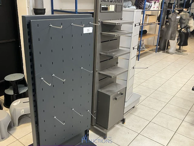 3 diverse displays - afbeelding 2 van  3
