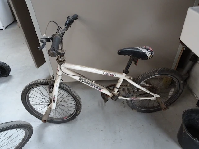 3 diverse fietsen - afbeelding 7 van  7