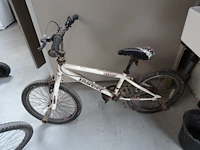 3 diverse fietsen - afbeelding 7 van  7
