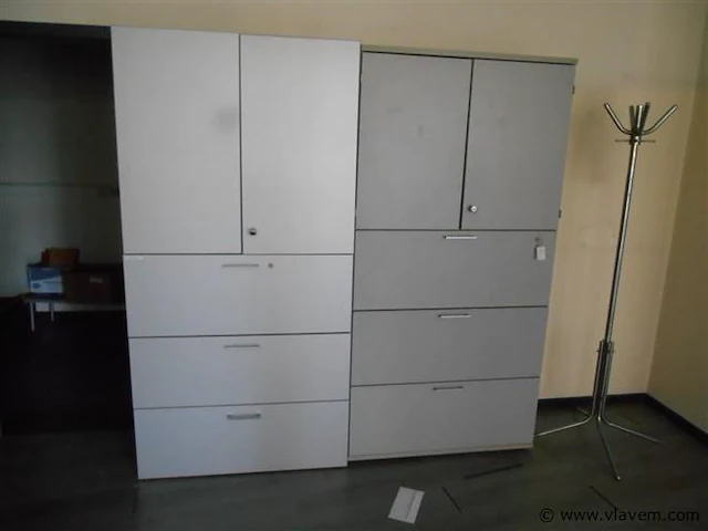 3 diverse formica kasten - afbeelding 1 van  2