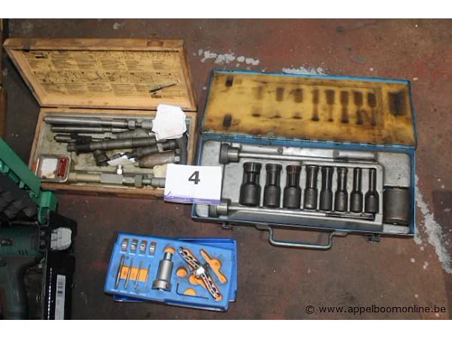 3 diverse gereedschapsets - afbeelding 1 van  4