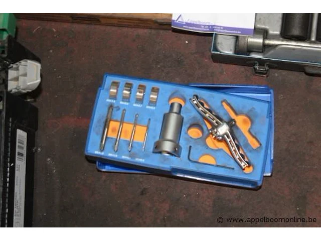3 diverse gereedschapsets - afbeelding 3 van  4