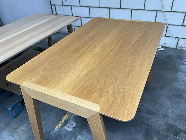 3 diverse houten tafels - afbeelding 5 van  9