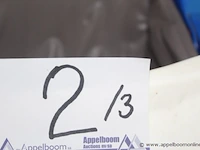 3 diverse kinderstoeltjes - afbeelding 2 van  2