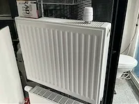 3 diverse radiatoren waaronder stelrad - afbeelding 2 van  5