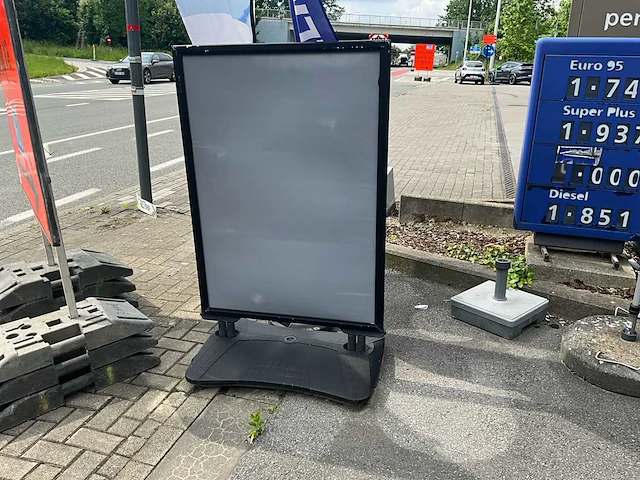 3 diverse reclameborden - afbeelding 6 van  6