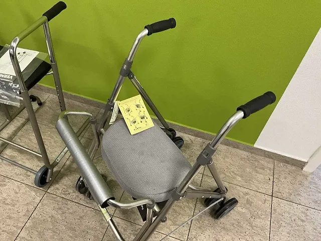 3 diverse rollators - afbeelding 4 van  10
