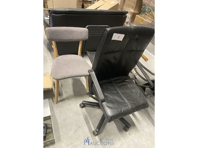 3 diverse stoelen - afbeelding 1 van  4