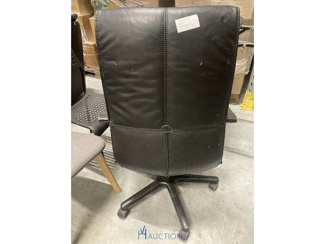 3 diverse stoelen - afbeelding 3 van  4