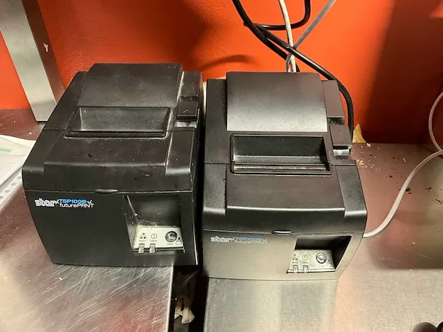 3 diverse tft-schermen, 2 mini pc’s en 3 ticketprinters - afbeelding 7 van  8
