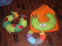 3 diverse zitkussens voor baby's - afbeelding 1 van  1