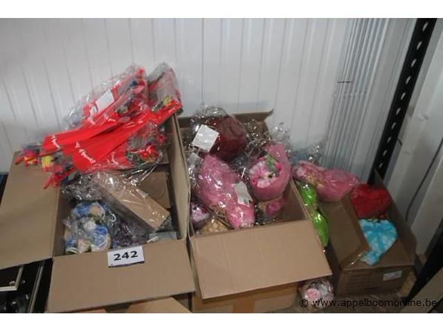 3 dozen inh diverse namaakbloemen - afbeelding 1 van  3