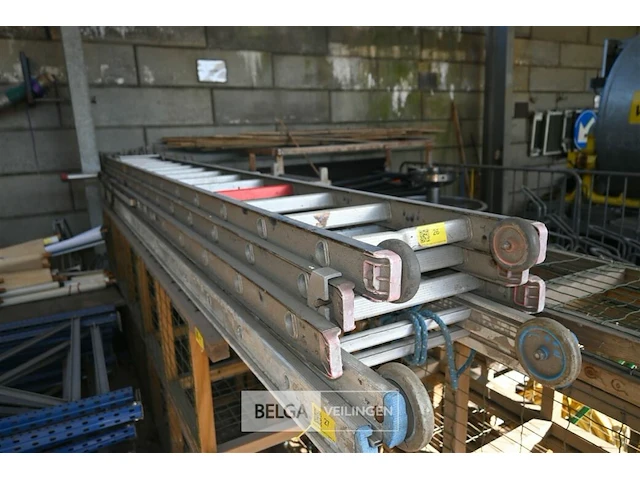 3-dubbele aluminium ladder - afbeelding 1 van  4