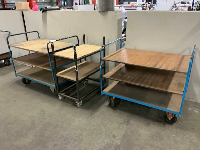 3-etagekar (3x) - afbeelding 1 van  5
