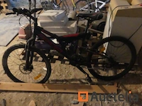 3 fietsen - afbeelding 6 van  7
