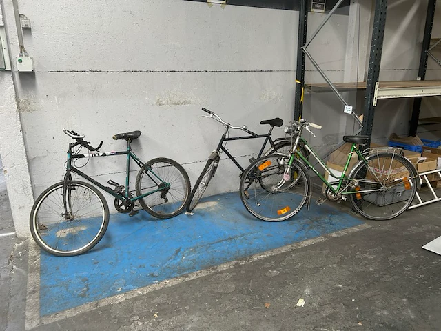 3 fietsen - afbeelding 1 van  4