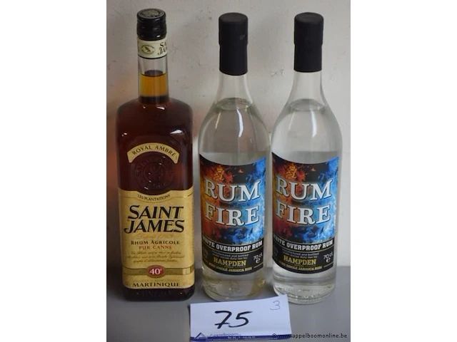 3 flessen à 100 en 70cl diverse rum 40% - afbeelding 1 van  3