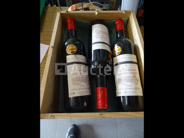 3 flessen bordeaux graves de vayres château la caussade 2010 - afbeelding 1 van  8