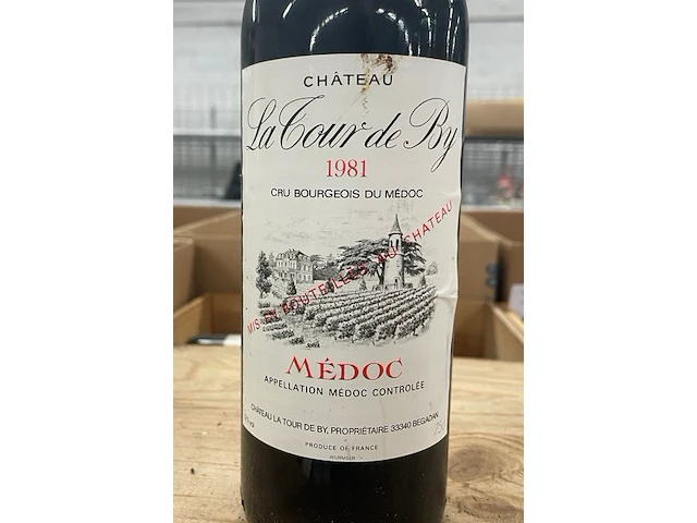 3 flessen château la tour de by médoc, 1981 - afbeelding 1 van  2