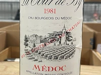 3 flessen château la tour de by médoc, 1981 - afbeelding 1 van  2