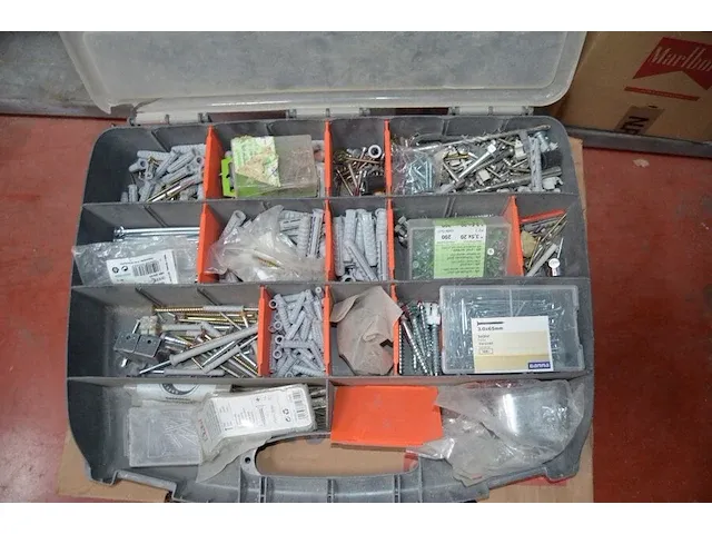 3 gereedschapskoffers met klein handgerief (12) - afbeelding 10 van  11