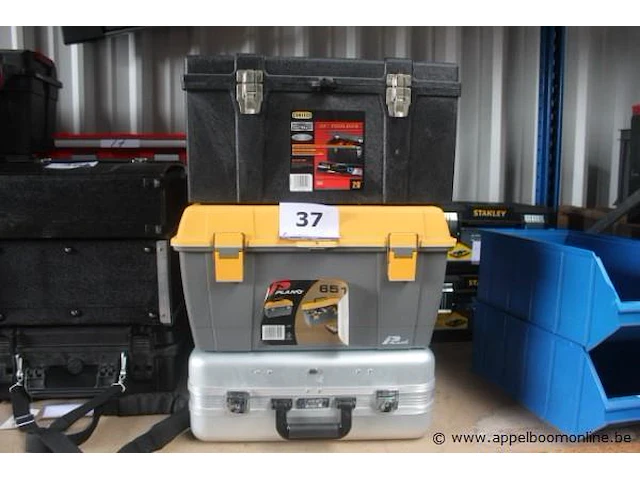 3 gereedschapskoffers - afbeelding 1 van  3
