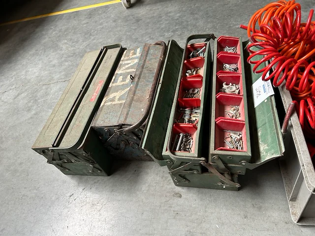 3 gevulde gereedschapskoffers - afbeelding 1 van  4