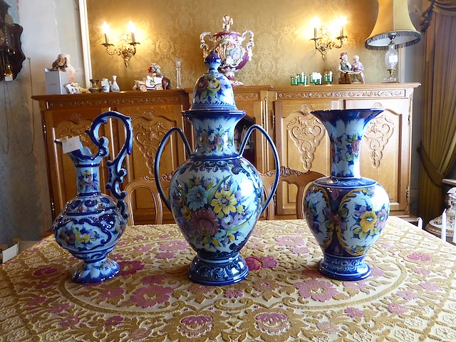 3 handgeschilderde blauwe vazen - afbeelding 1 van  7