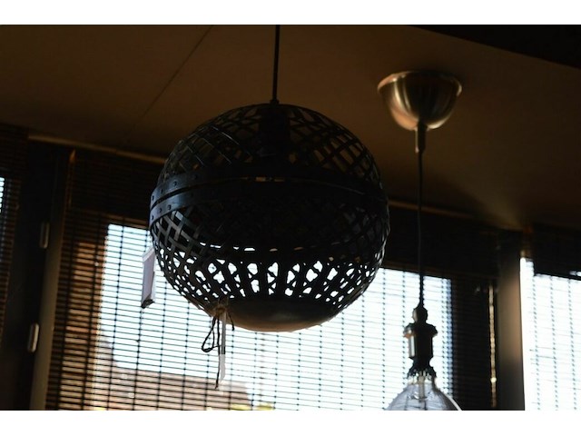 3 hanglampen - afbeelding 2 van  4