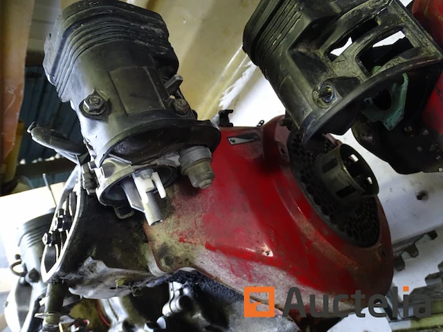 3 honda 270 cc motoren te reviseren - afbeelding 2 van  9