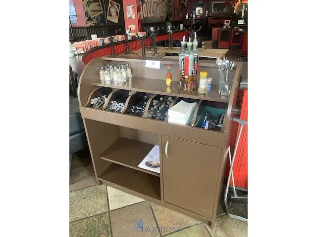 3 houten buffetkasten - afbeelding 1 van  8