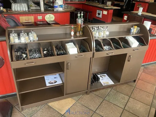 3 houten buffetkasten - afbeelding 2 van  8