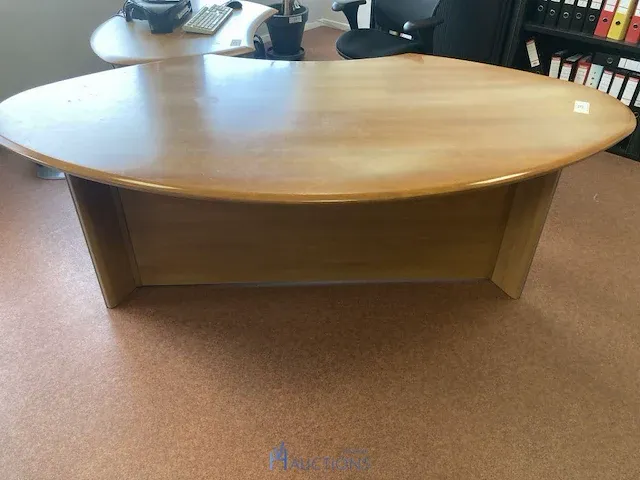 3 houten bureautafels - afbeelding 1 van  3